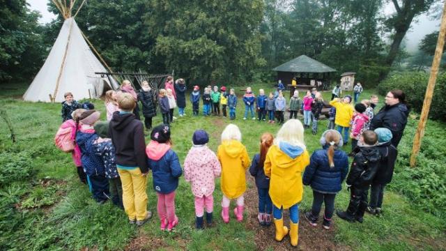 Einen Glückstag im Wald erlebten die Kinder der Grundschule Mingerode. | Foto: Michael Schiwon / Caritas
