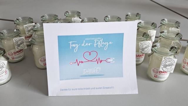 Wer noch keine Kerze erhalten hat, soll sie spätestens zur nächsten Dienstbesprechung von den Teamleitungen überreicht bekommen. | Foto: Caritas