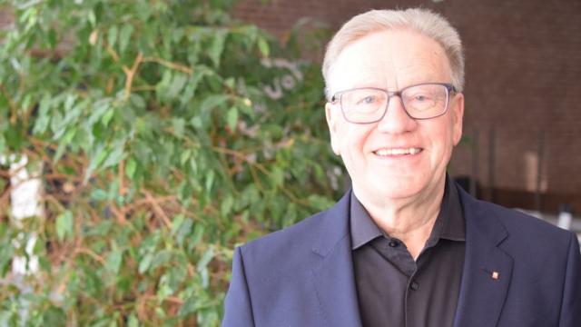 Caritasrat Heiner J. Willen wurde erneut in die niedersächsische Härtefallkommission berufen. | Foto: Johannes Broermann / cps